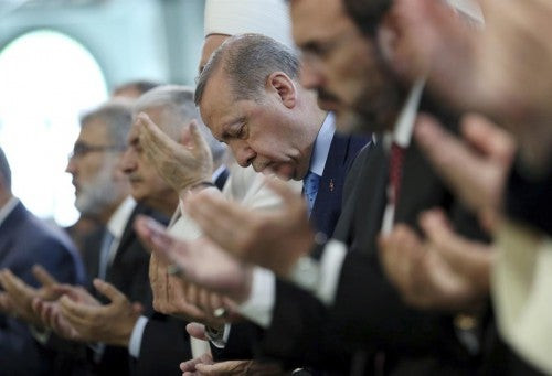 Ραντεβού «πολέμου» στην Κομοτηνή δίνουν υποστηρικτές και εχθροί του Ερντογάν – Σε συναγερμό η ΕΛ.ΑΣ. και η κυβέρνηση